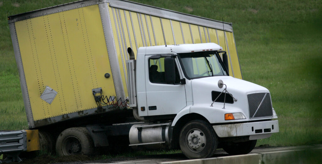 Cómo puede ayudar un abogado especializado en accidentes de camiones en California