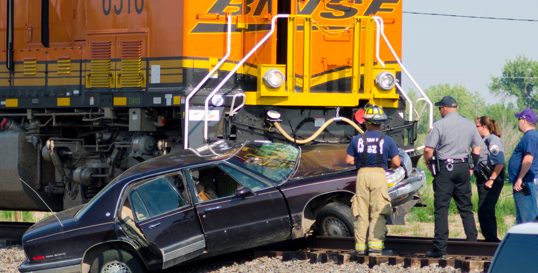 Choque de trenes en Kingsburg mata al conductor del vehículo