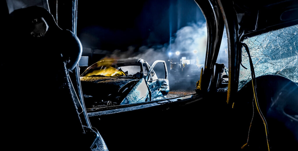 Un accidente automovilístico fatal en el condado de Fresno que involucró a varios vehículos en la carretera interestatal 5 se cobró la vida de una mujer de 21 años.